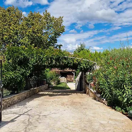 Vikendica Stunning In *