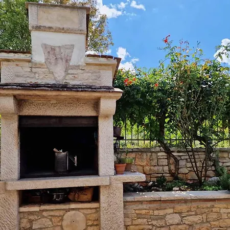 Vikendica Stunning In *